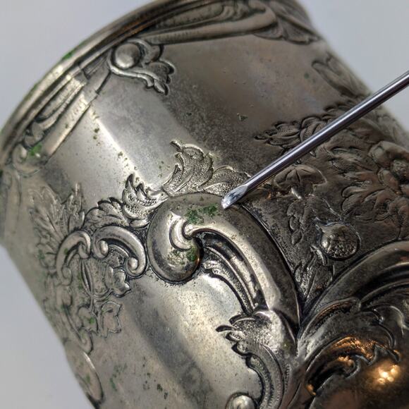 Corbell & Co Silverplated Repousse Cup Mug Signed English Maker Mark Castle - Picture 11 of 14